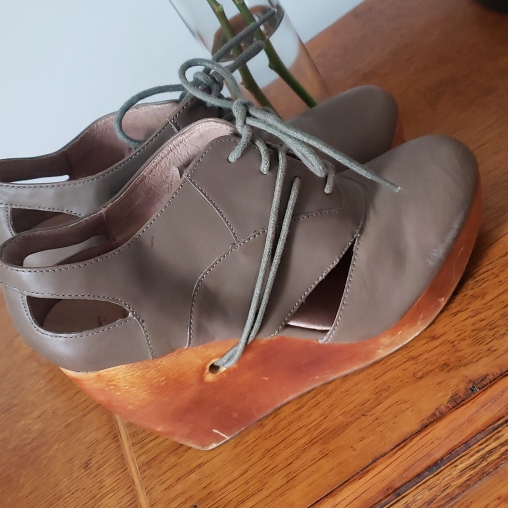 Shoes - Picture 3 of 3